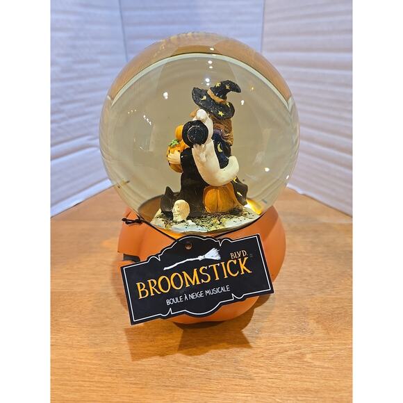 Broomstick Blvd Haunted House Glitter Snow Globe Ding Dong the Witch is Dead NWT - Picture 6 of 10